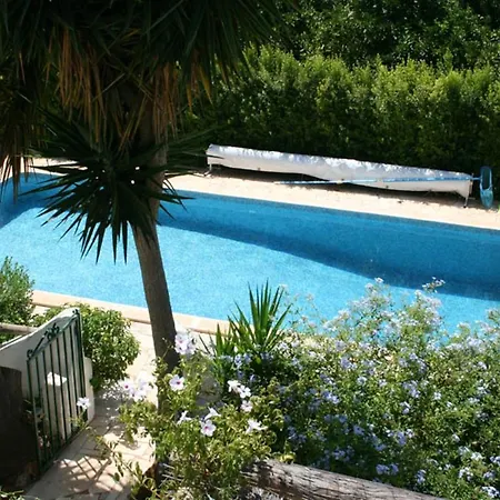 4 Bedrooms With Private Pool Enclosed Garden And Wifi At 빌라 *