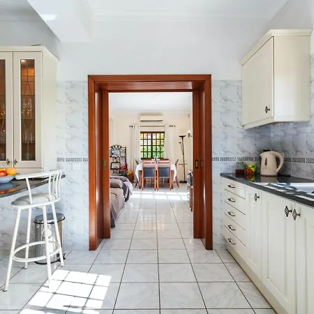 4 Bedrooms With Private Pool Enclosed Garden And Wifi At Villa *