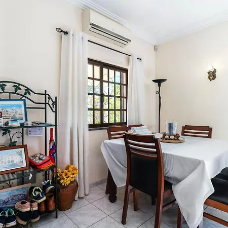 Villa 4 Bedrooms With Private Pool Enclosed Garden And Wifi At *