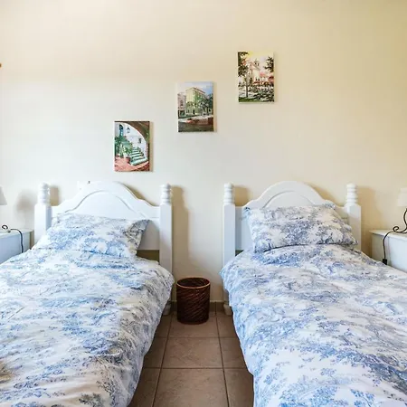 4 Bedrooms With Private Pool Enclosed Garden And Wifi At Algoz